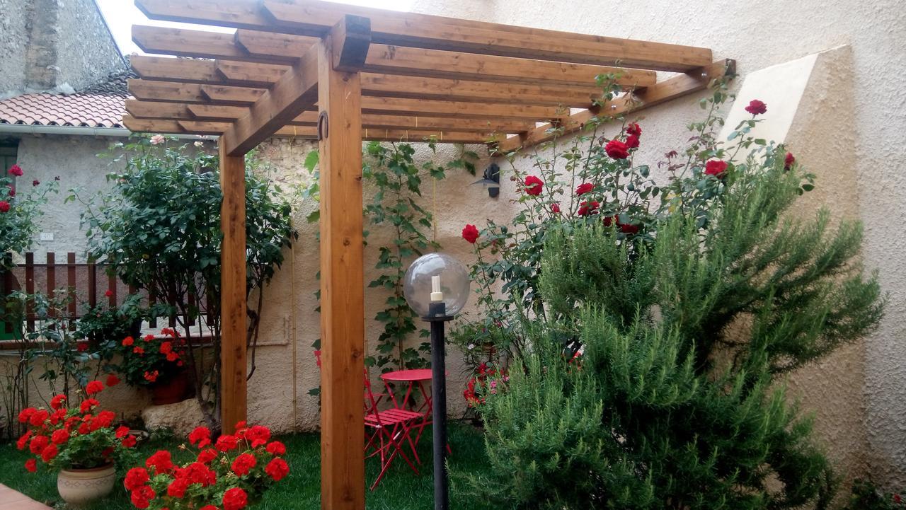B&B A Casa Di Nonna Massa d'Albe Dış mekan fotoğraf