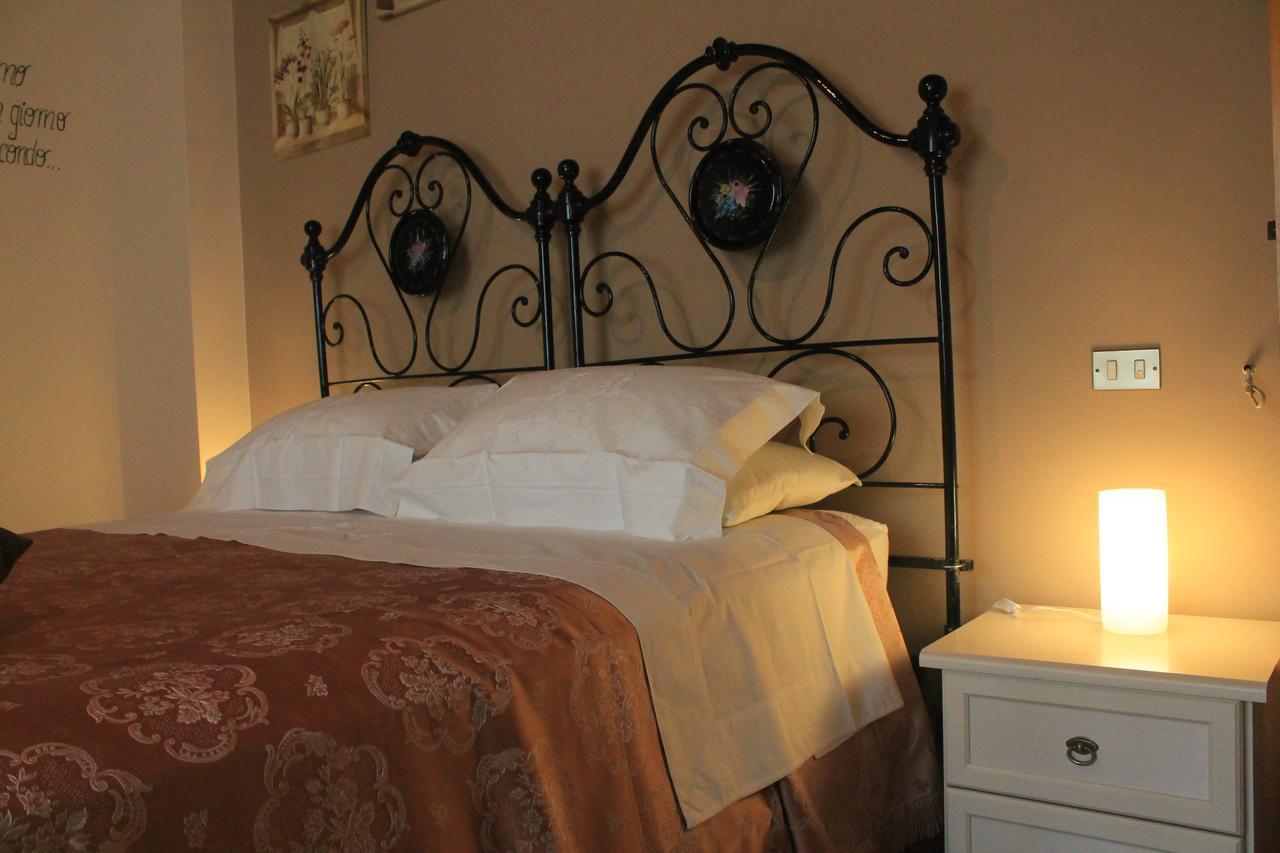 B&B A Casa Di Nonna Massa d'Albe Dış mekan fotoğraf