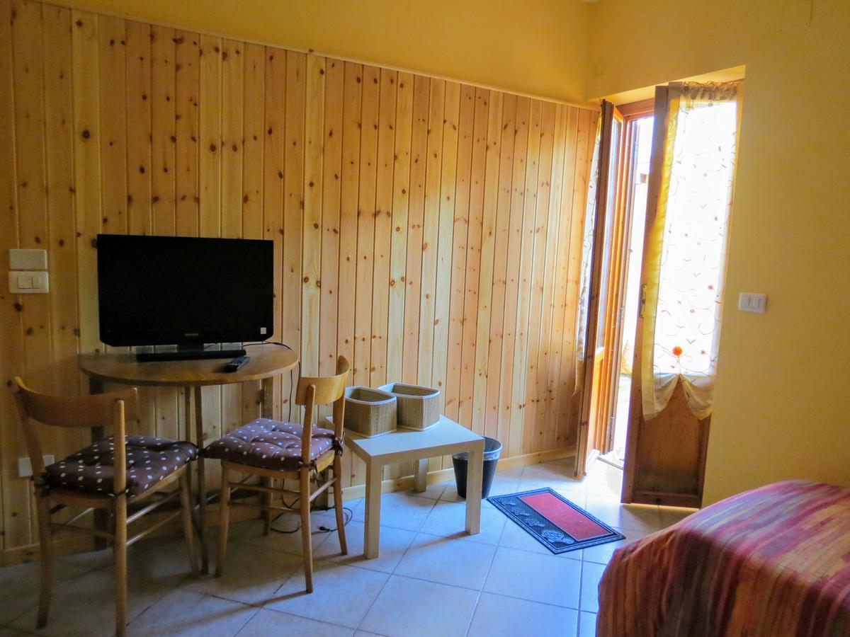 B&B A Casa Di Nonna Massa d'Albe Dış mekan fotoğraf