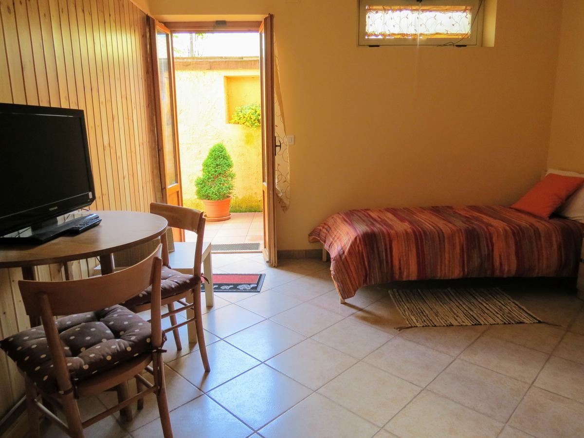 B&B A Casa Di Nonna Massa d'Albe Dış mekan fotoğraf