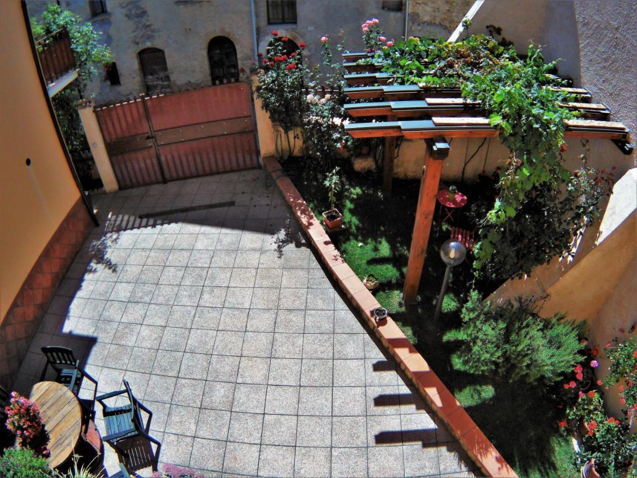 B&B A Casa Di Nonna Massa d'Albe Dış mekan fotoğraf