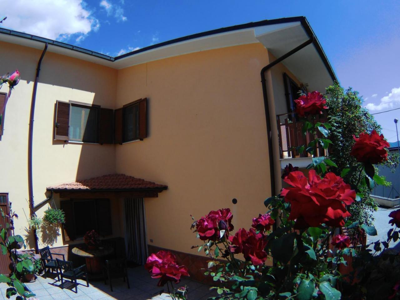B&B A Casa Di Nonna Massa d'Albe Dış mekan fotoğraf