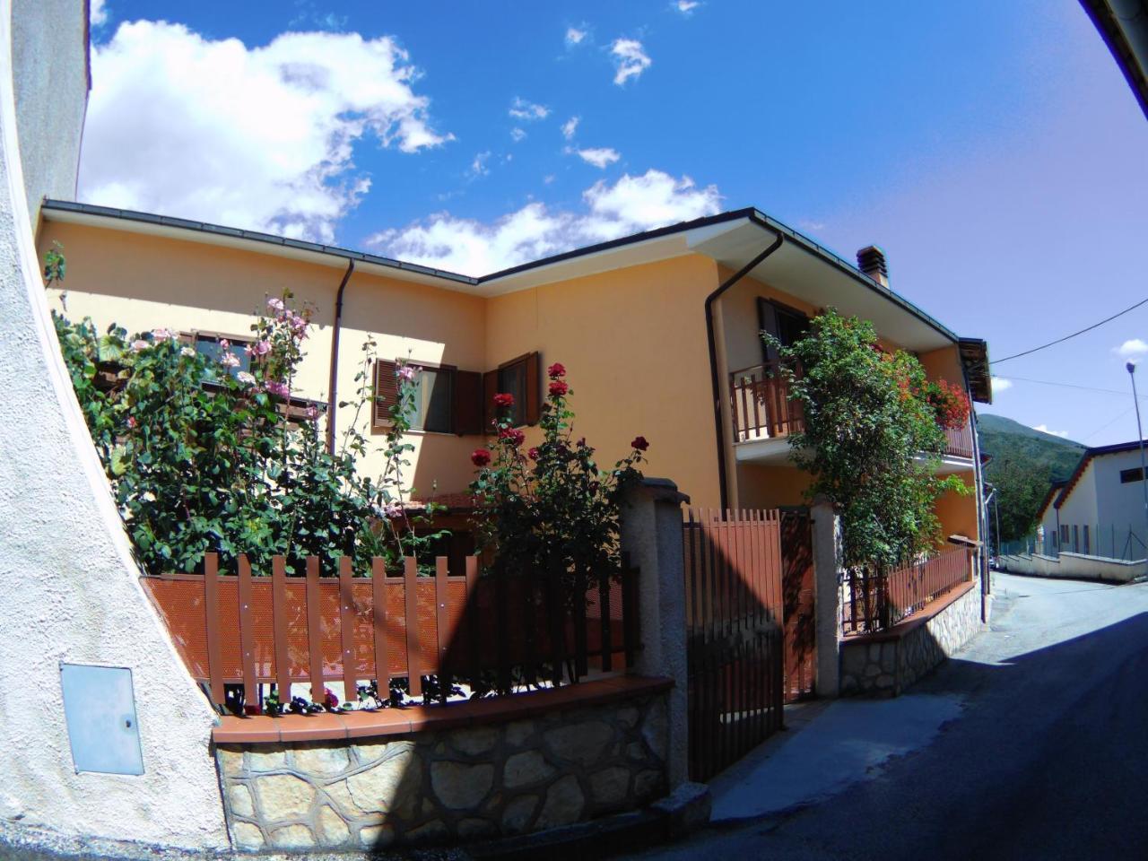 B&B A Casa Di Nonna Massa d'Albe Dış mekan fotoğraf